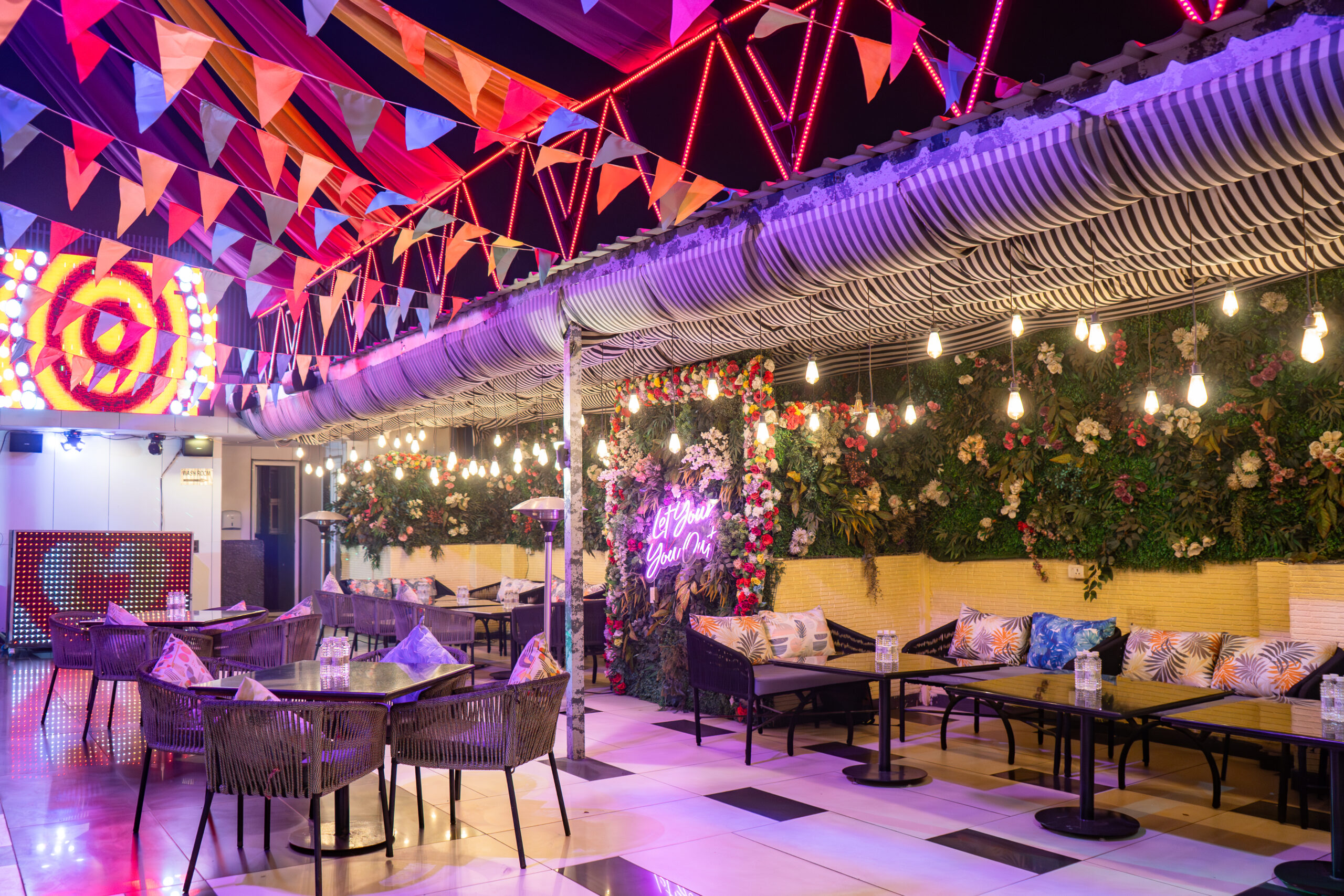 Rooftop Party Venues in Delhi